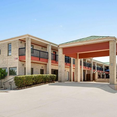 Days Inn By Wyndham San Antonio Near Fiesta Park Exterior foto